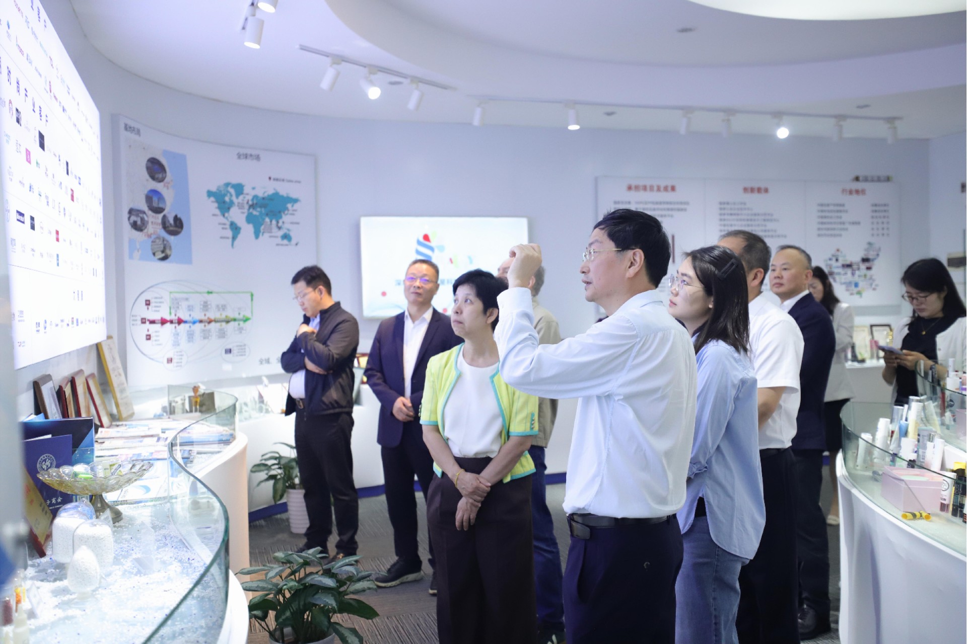 行业代表齐聚丽星科技 共探全球产业链协作新范式